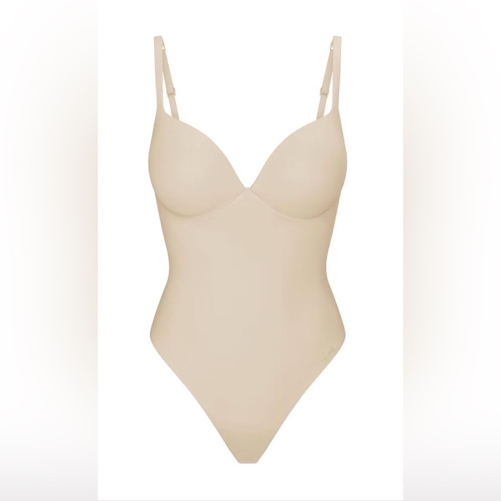 SKIMS ULTIMATE BODY
PUSH-UP THONG BODYSUIT XL SAND - Picture 4 of 6